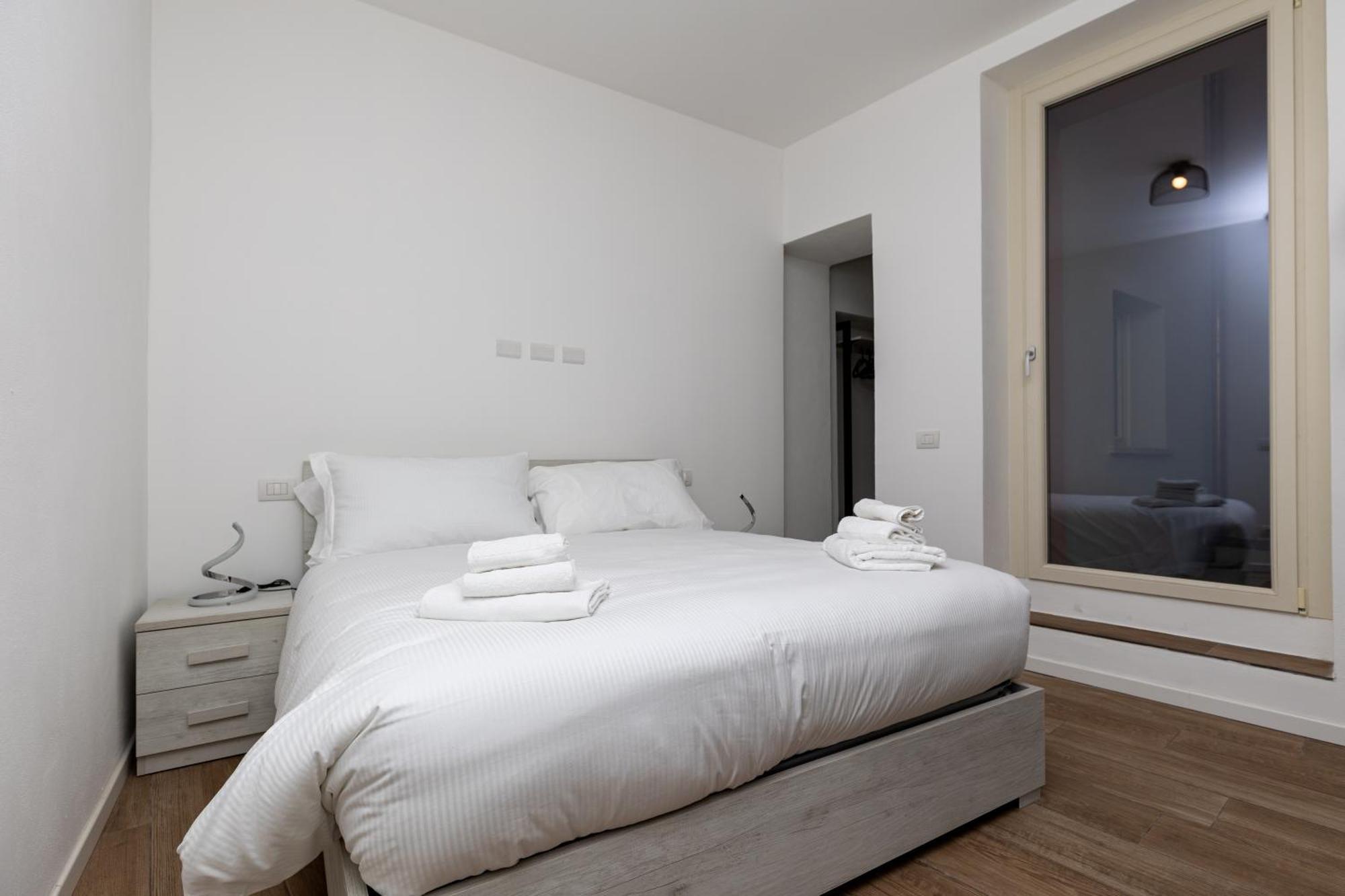 Piazza Del Lago Suites Menaggio Esterno foto
