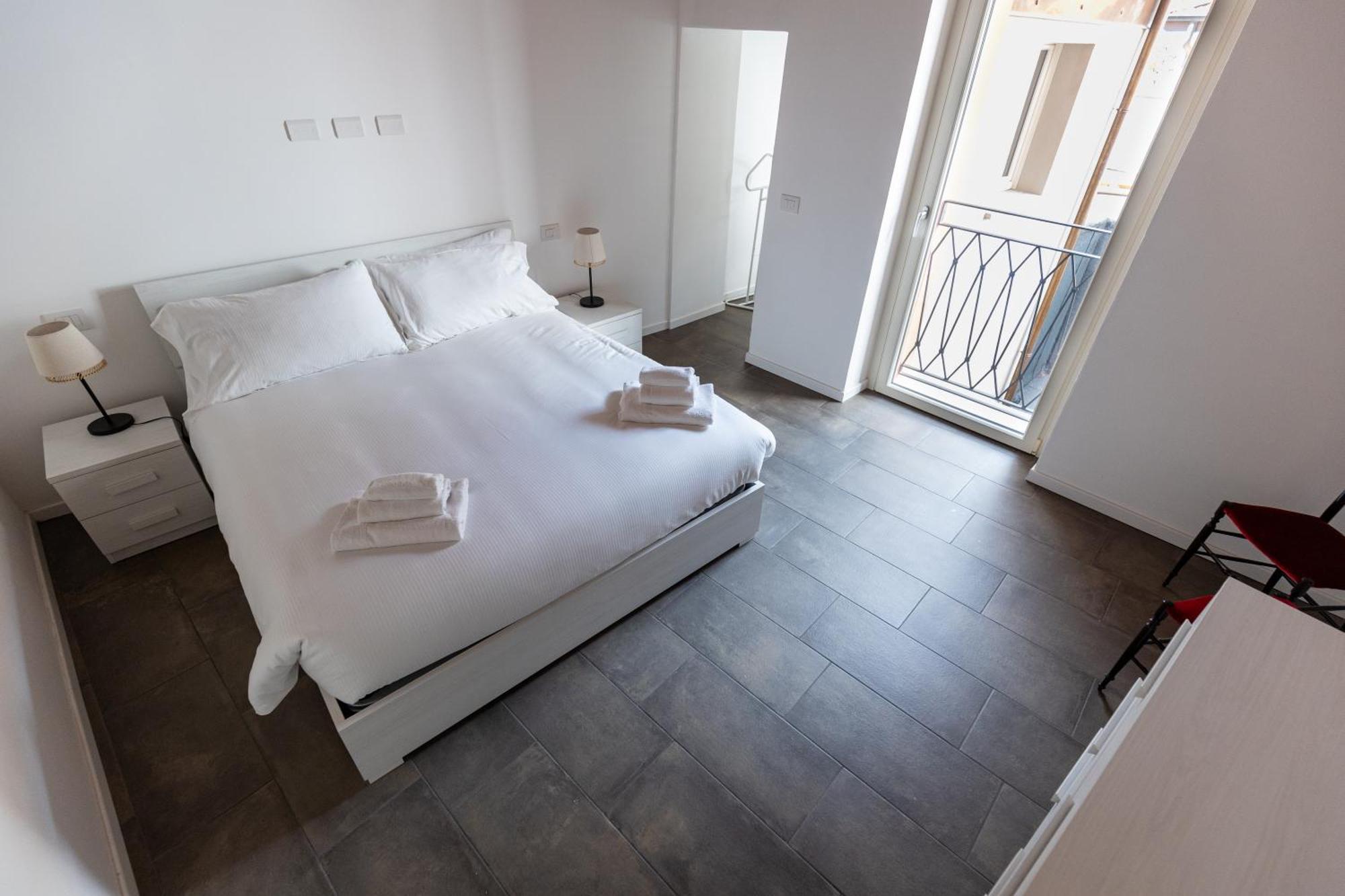 Piazza Del Lago Suites Menaggio Esterno foto