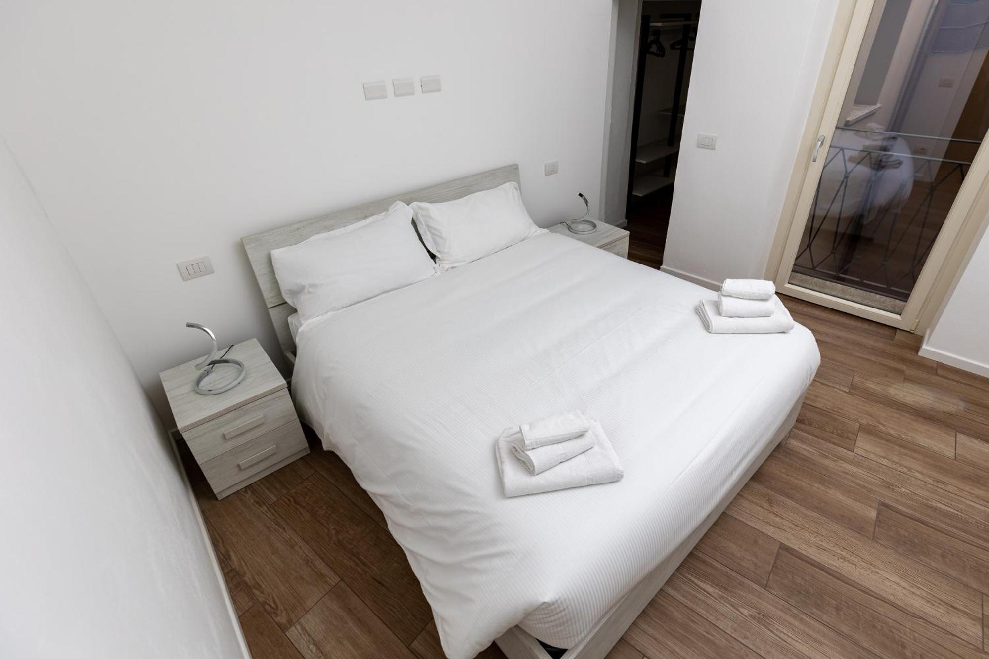 Piazza Del Lago Suites Menaggio Esterno foto